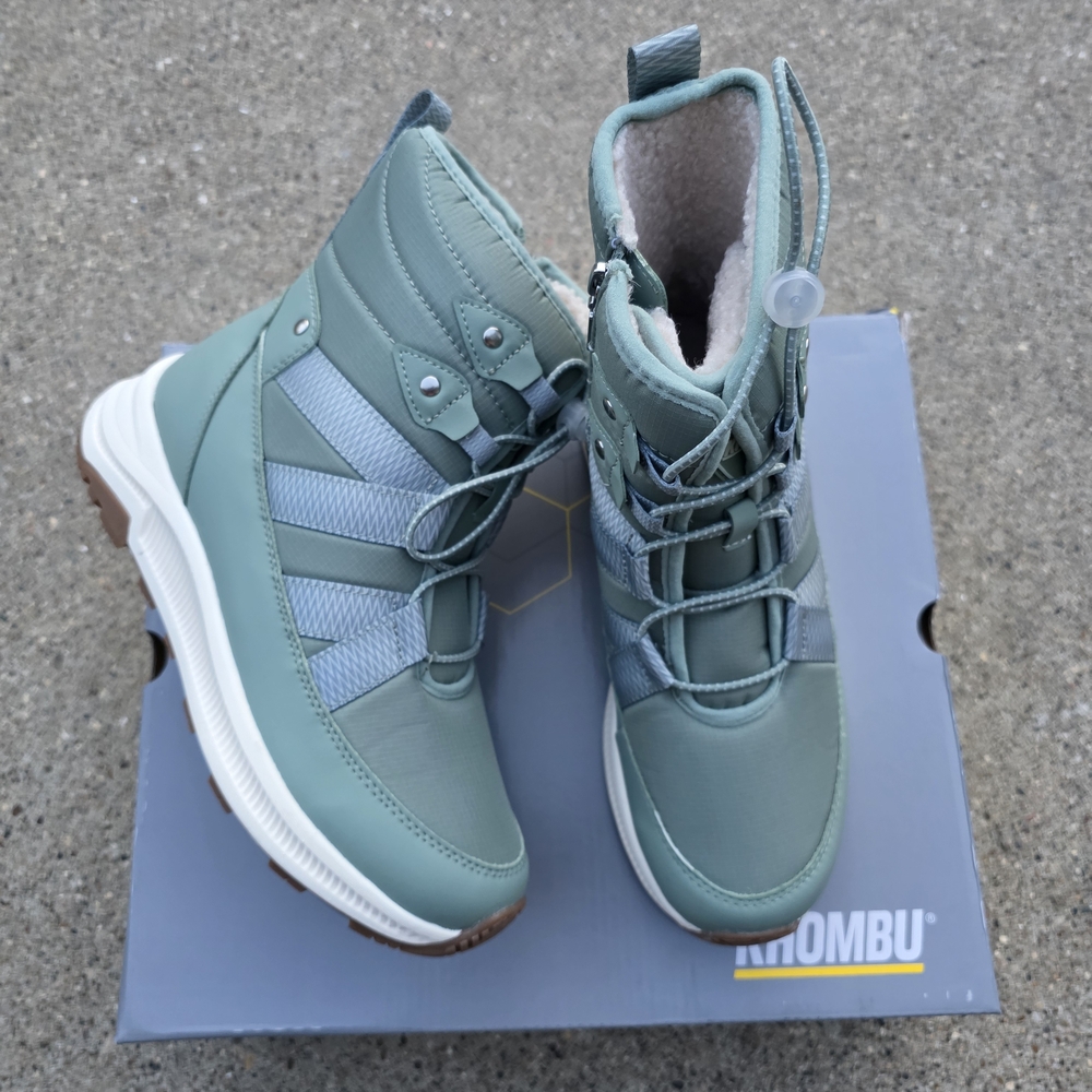Khombu Teal High-Top Insulated Waterprood Boots Size 8